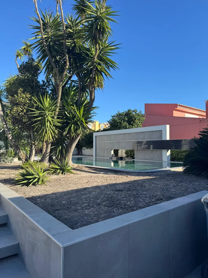 Construcao piscina luxo comporta 17