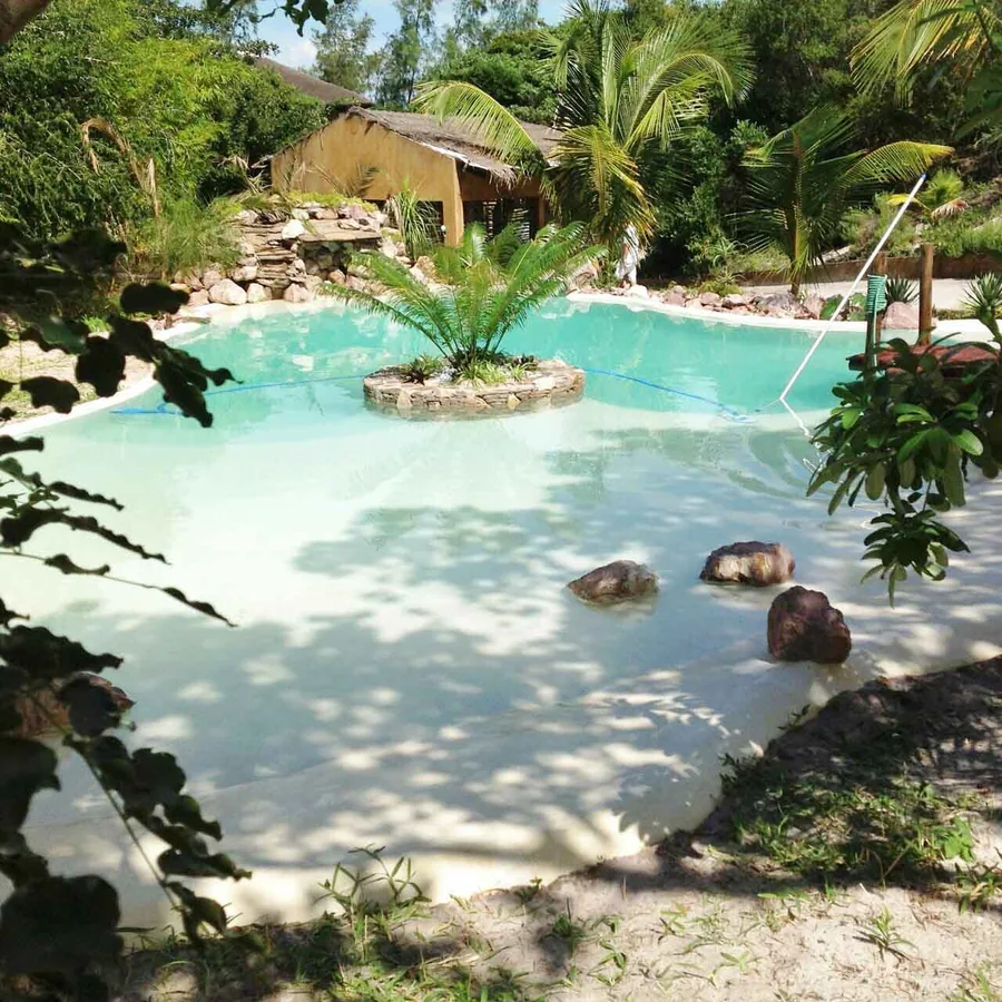 Construcao piscina luxo comporta 8